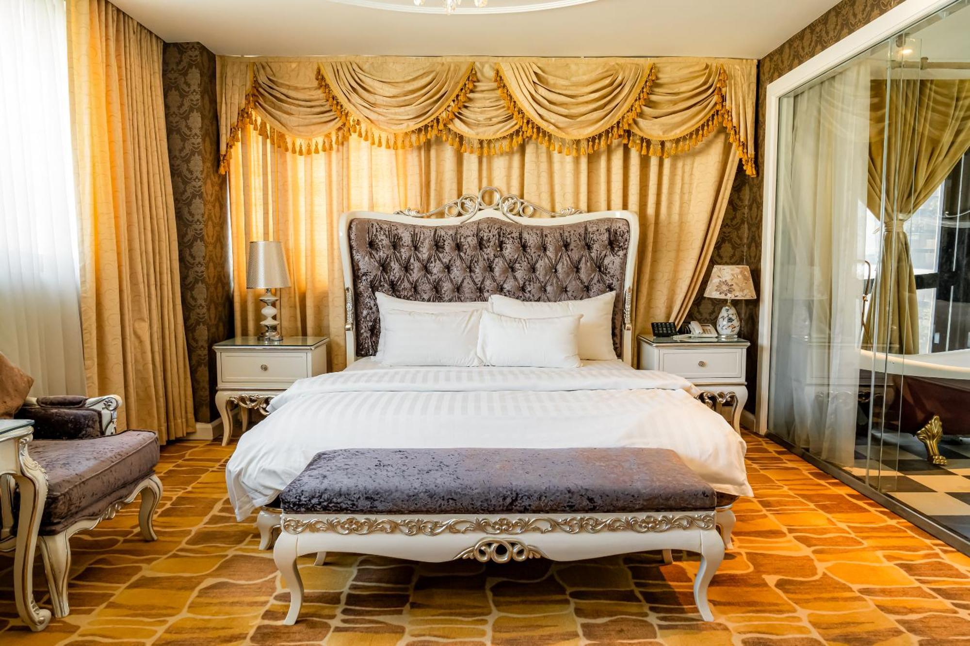 Hoang Trieu Hotel Hô Chi Minh-Ville Extérieur photo