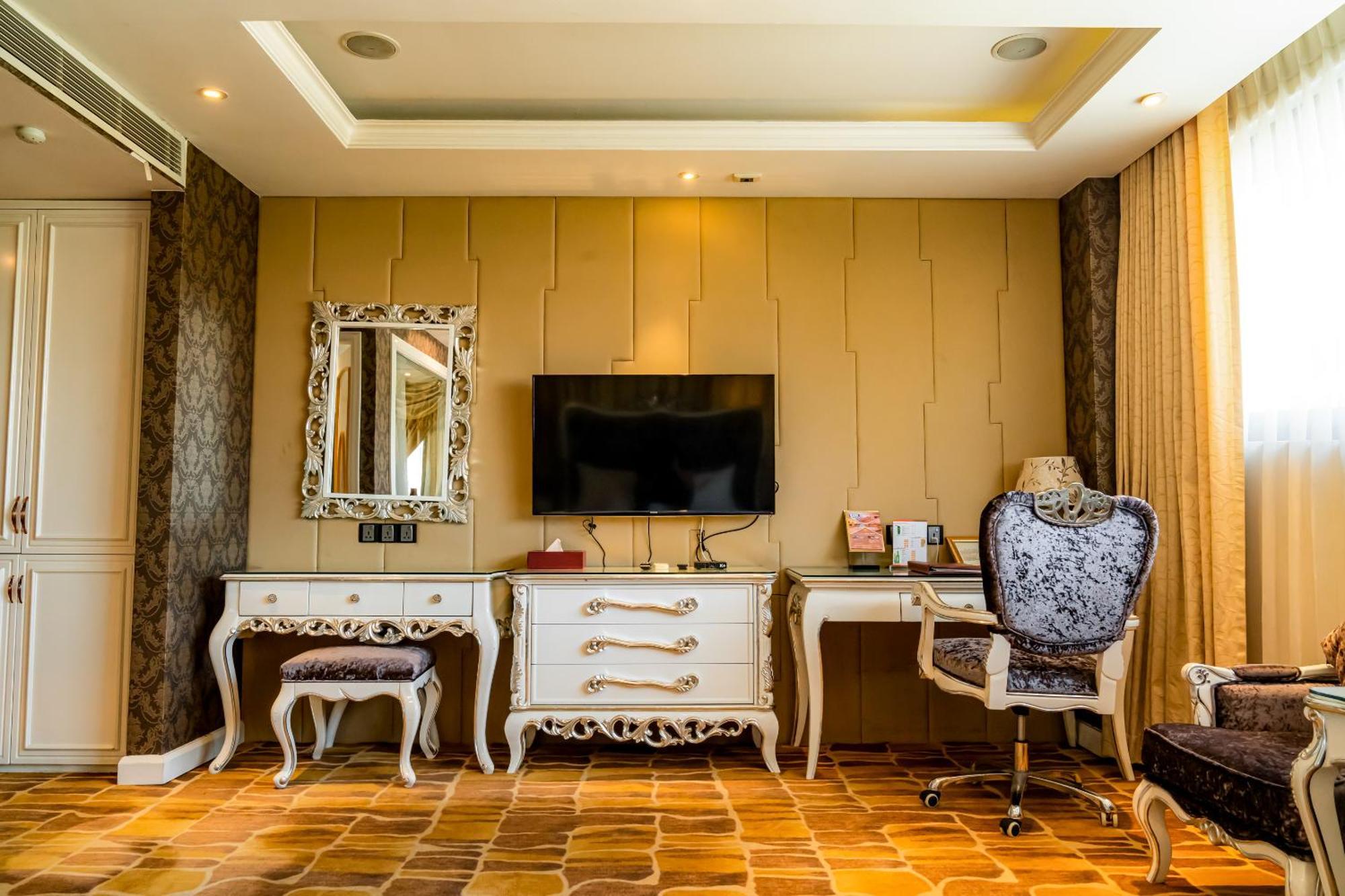 Hoang Trieu Hotel Hô Chi Minh-Ville Extérieur photo