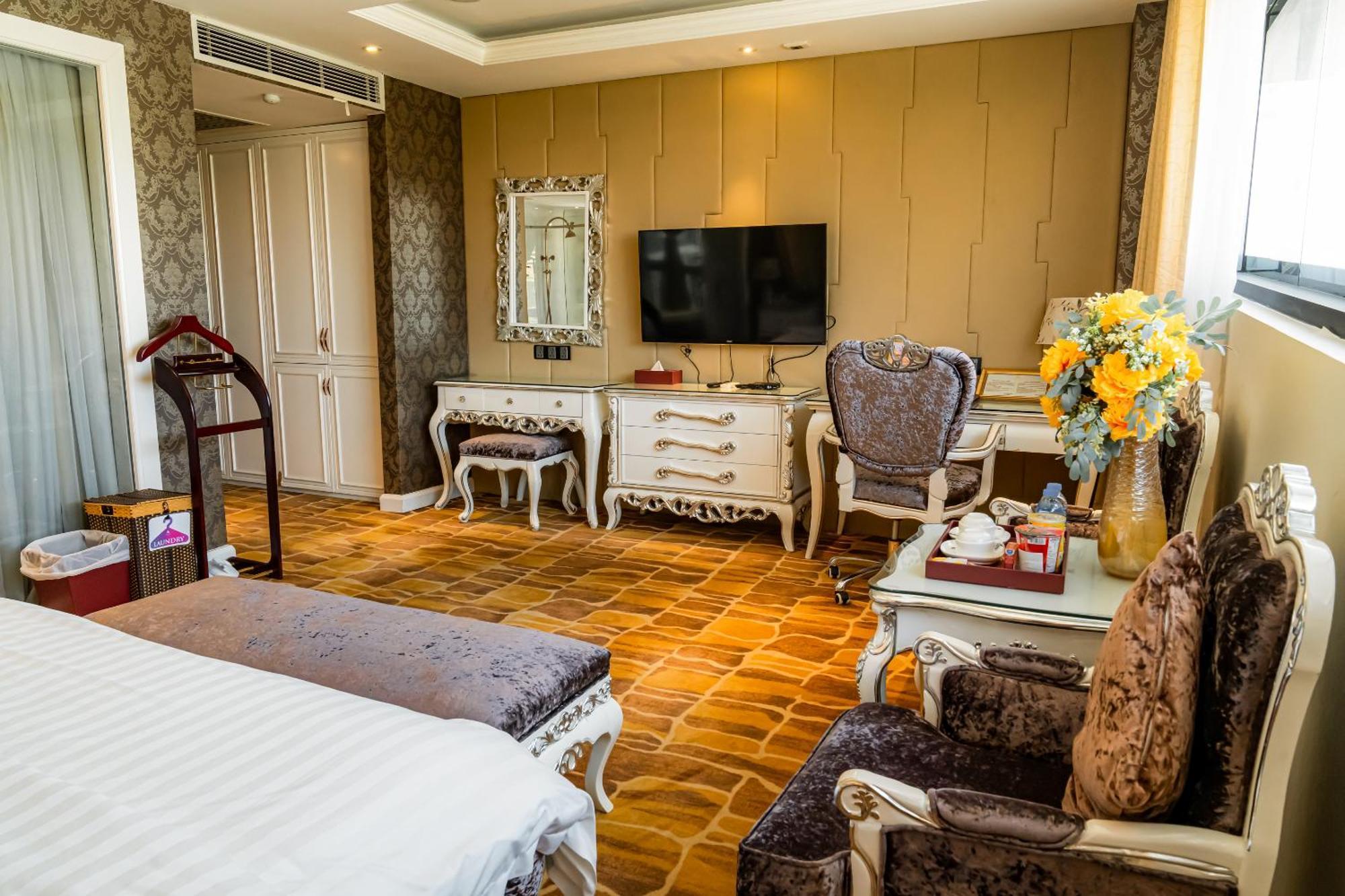 Hoang Trieu Hotel Hô Chi Minh-Ville Extérieur photo