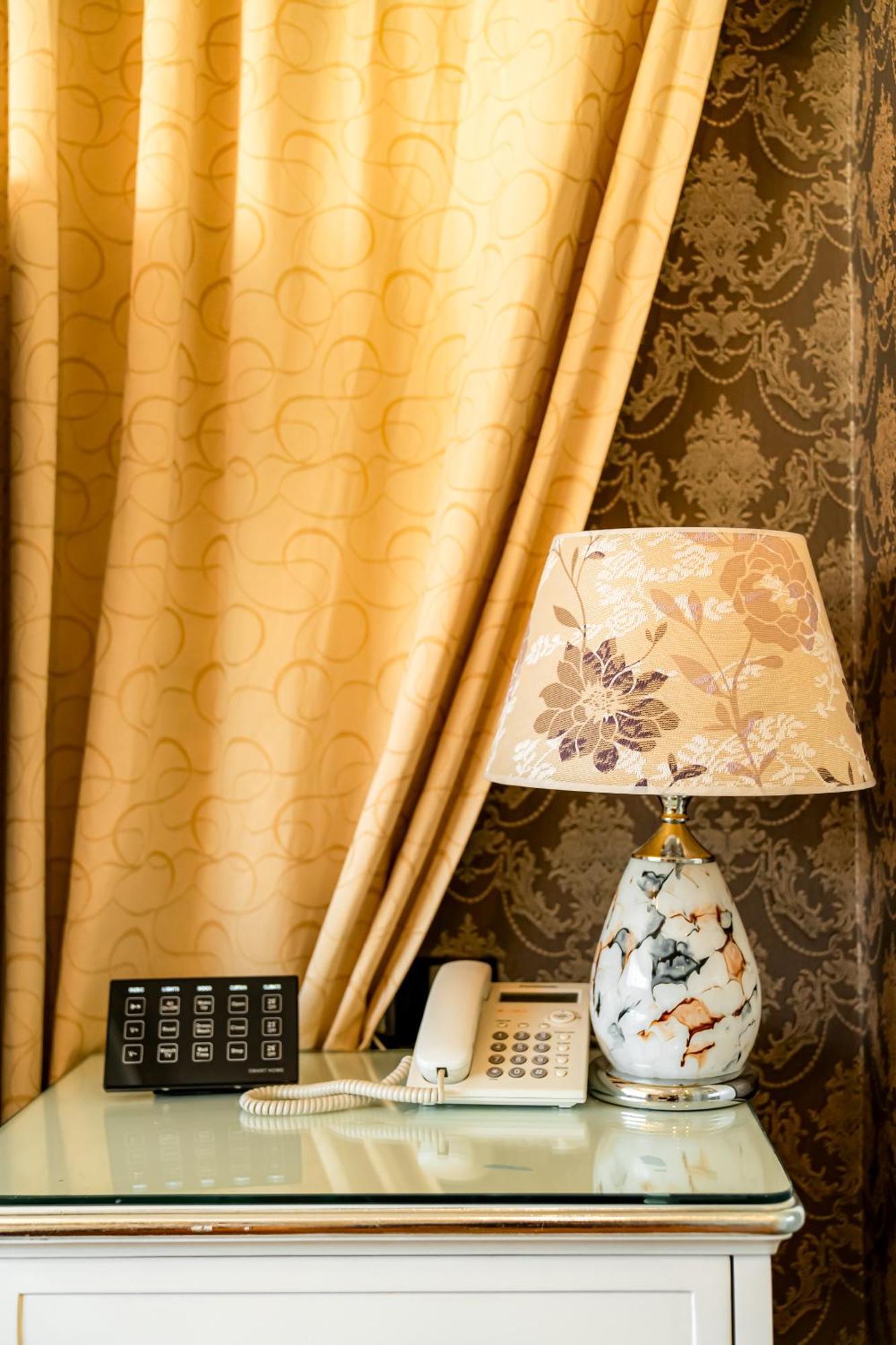 Hoang Trieu Hotel Hô Chi Minh-Ville Extérieur photo