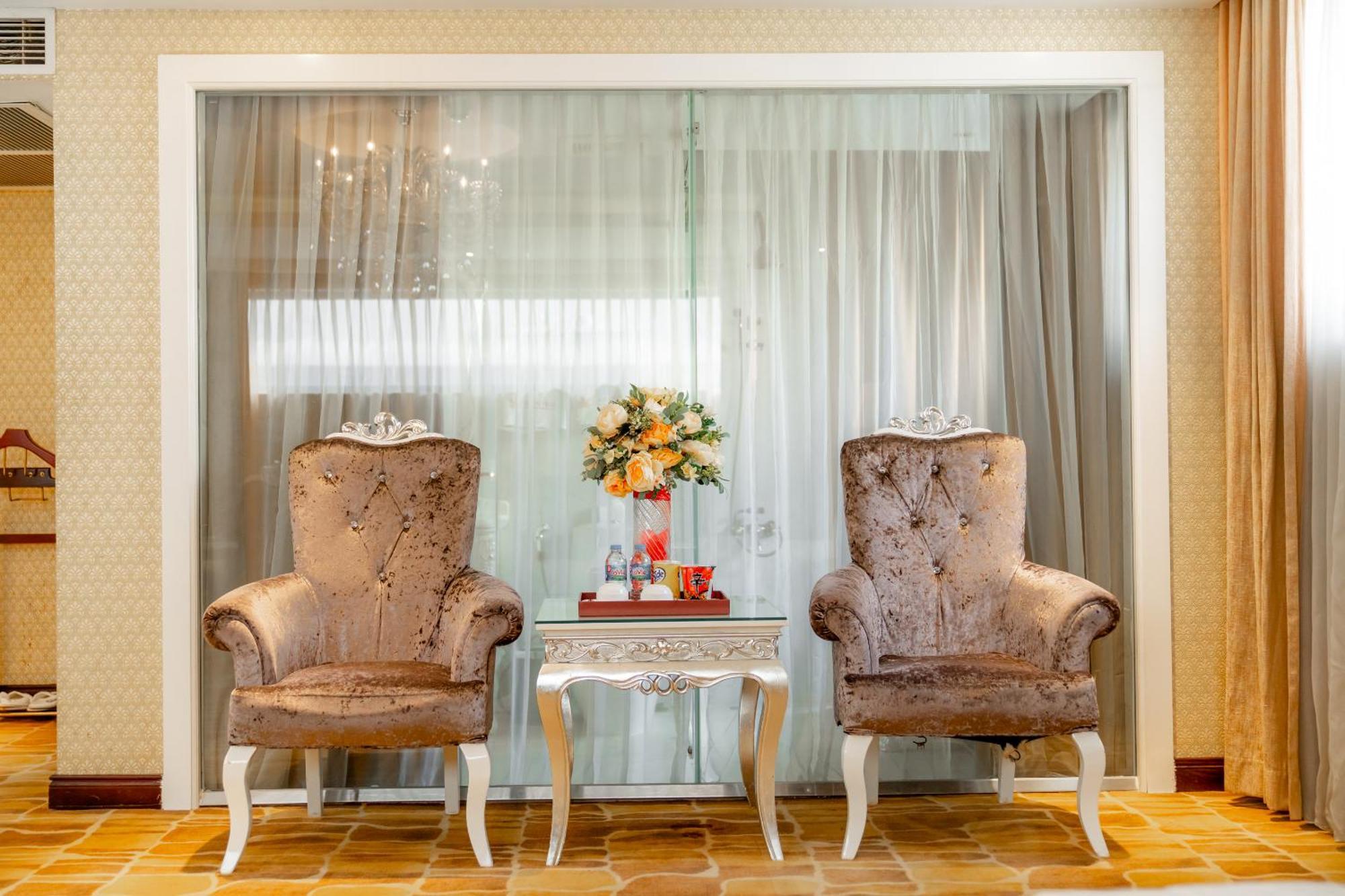 Hoang Trieu Hotel Hô Chi Minh-Ville Extérieur photo
